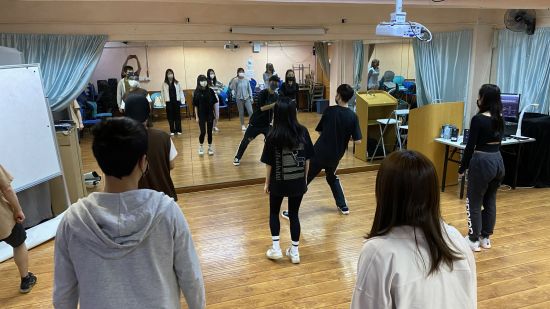 11月 - 跳出正能量